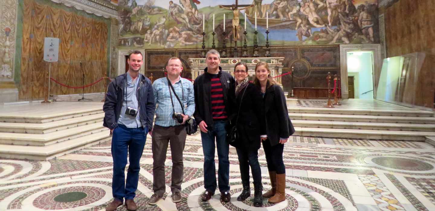 Vatikan: Privat am frühen Morgen, Sixtinische Kapelle Raphael Zimmer Vatikan: Privat am frühen Morgen, Sixtinische Kapelle Raphael Zimmer