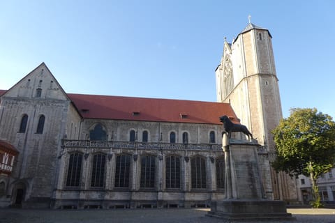 Braunschweig: Private City Walking Tour with certified Guide