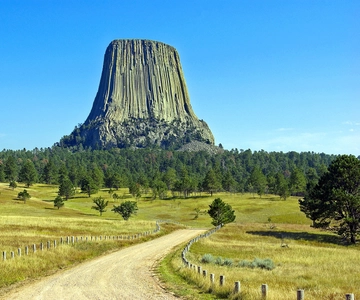 From Rapid City: Private Devils Tower Tour and Hike
