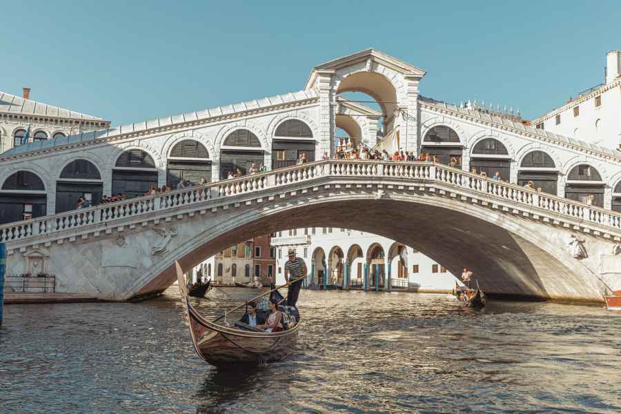 Venedig: Private Gondelfahrt auf der Rialtobrücke