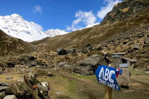 Pkr/Katmandou : Trek de 5 jours au camp de base de l'Annapurna et aux sources chaudesAu départ de Katmandou : trek ABC de 5 jours avec billets d'avion aller simple
