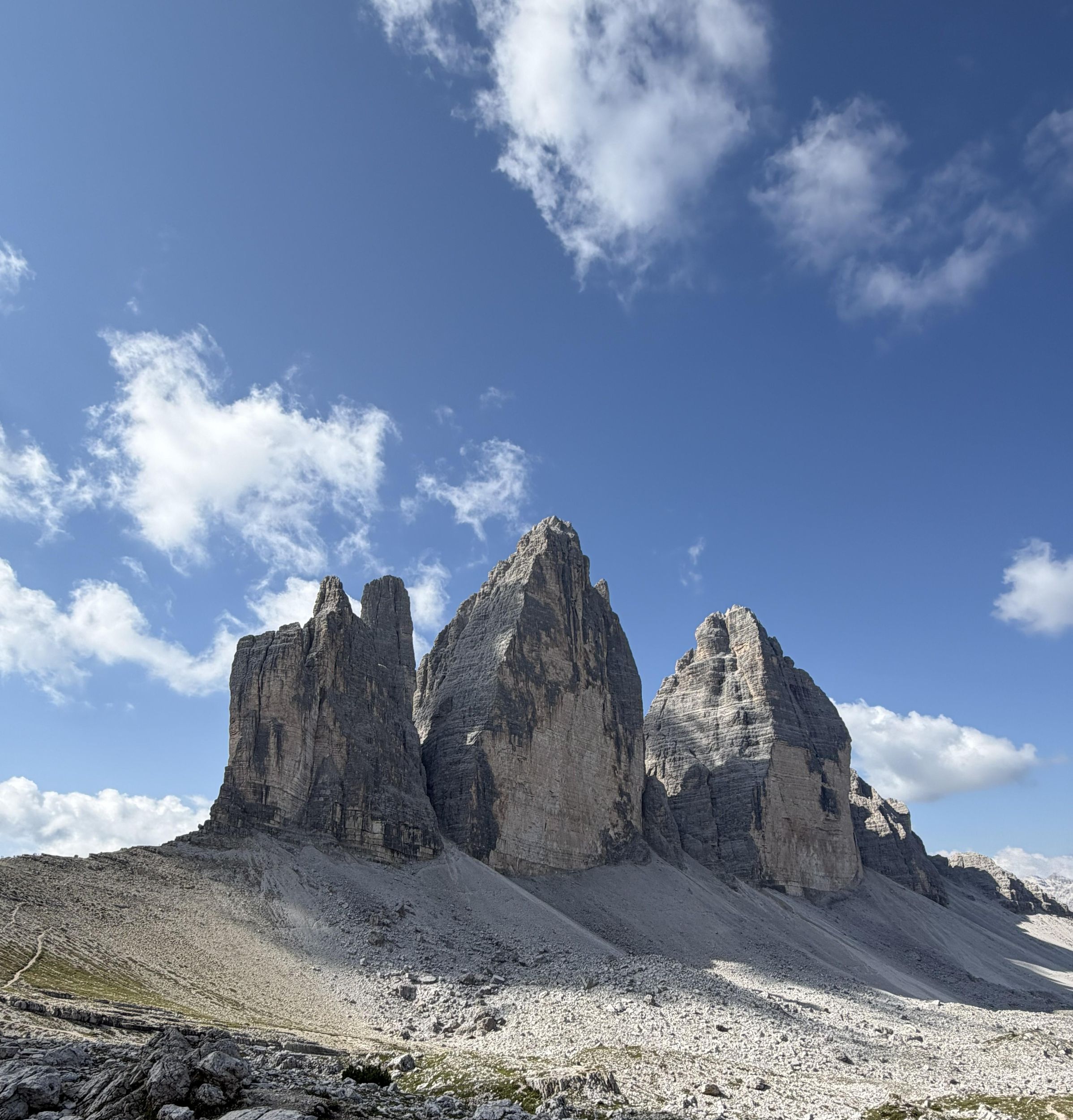 Dolomiten: Frühstück mit Blick auf die Drei Zinnen und Panoramatour