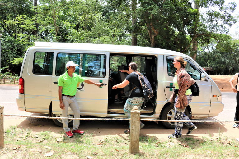 Siem Reap: Hel dag med tempel med privat transportPrivat minibuss (15 passagerare)