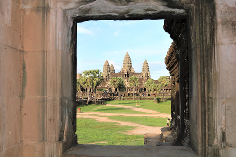 Siem Reap: tempels voor een hele dag met privévervoerPrivéminibus (15 passagiers)