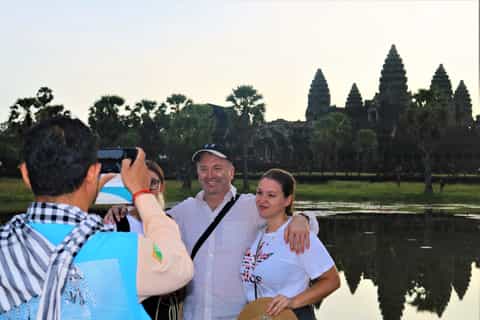 Angkor Wat: Highlights and Sunrise Guided Tour