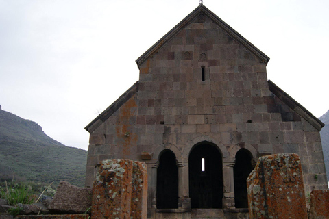 Jeeping Tour: Fortresses & Sacred Trails of Vayots Dzor