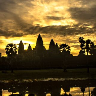 Angkor Wat: 2-Day Temples Tour with Sunset & Sunrise