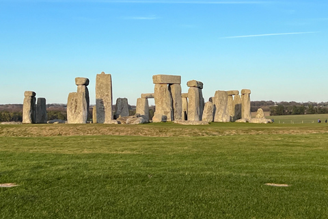 Stonehenge and Windsor Castle Private Car Tour from London