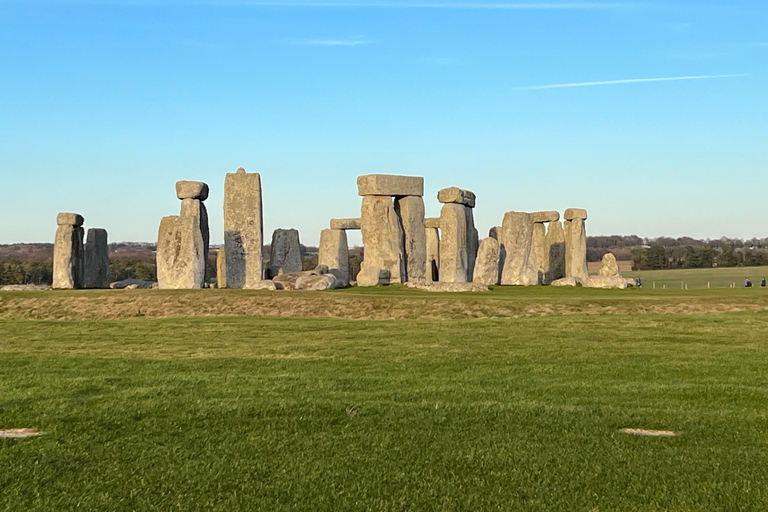 Stonehenge and Windsor Castle Private Car Tour from London