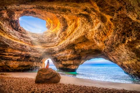 Portimão: Benagil Caves and Dolphin Watching Speed Boat Tour