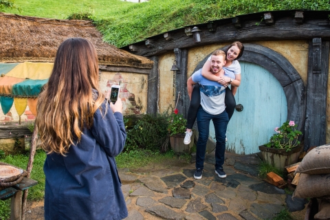 Vanuit Auckland: halve dag Hobbiton filmset met rondleidingVanuit Auckland: daguitstap Hobbiton Movie Set Premium