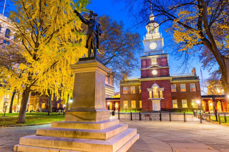 Philadelphia: Half Day Small Group Tour & Independence Hall Philadephia: Guided Sightseeing Tour with River Cruise