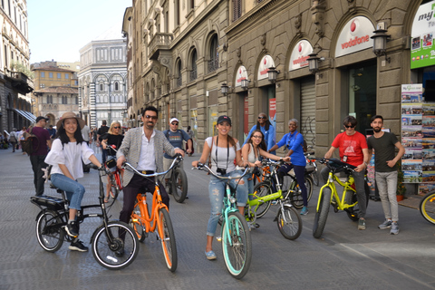 Florence : visite en petit groupe en vélo électrique avec la place MichelangeloFlorence en vélo électrique