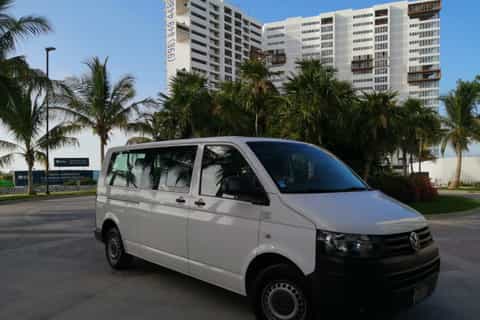 Cancún International Airport: Shared Transfer with Wi-Fi