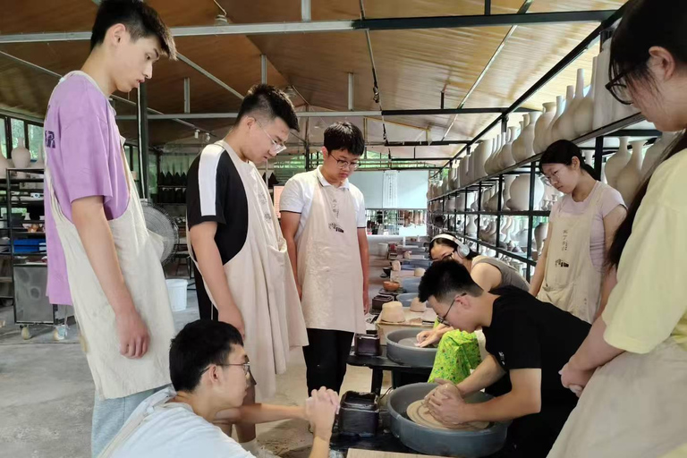 Wuhan: 3-Day Jingdezhen Pottery Tour with Rail & Hotel