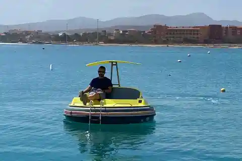 Caleta de Fuste: barca elettrica a Puerto Castillo