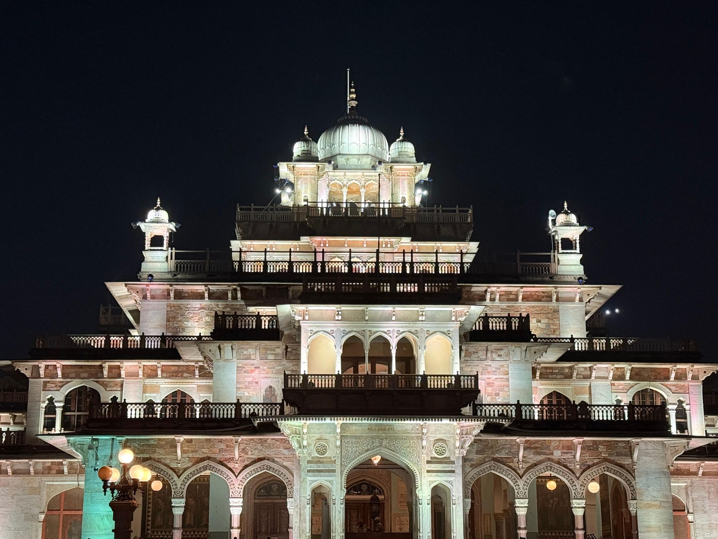 Jaipur: Nachttour durch Amer und die pinke Stadt mit einem Open-Air-Jeep