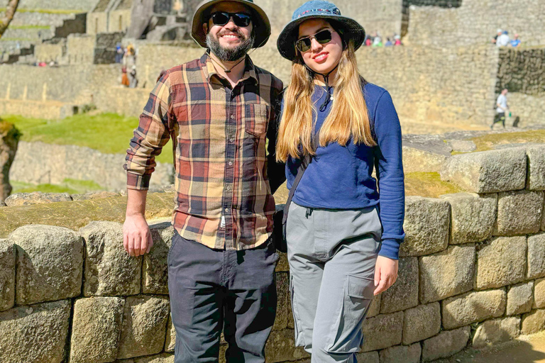 Machu Picchu: Circuit 2A (Classic Route) + Bus & Local Guide Last-Minute: Circuit 3B with Guide Included