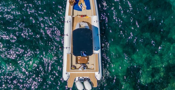 Corfu: Private Boat Cruise with Snacks and Drinks