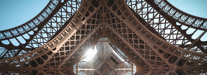 Paris : Ascenseur de la Tour Eiffel 2ème niveau et accès au sommet