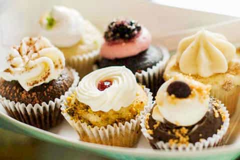 Santa Barbara: Cupcake and Wine Tour