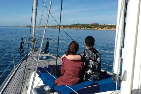 Vilamoura: Küstenkreuzfahrt auf einer Luxus-SegelyachtPrivate Küstenkreuzfahrt auf einer Luxus-Segelyacht