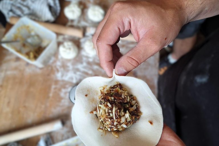 Lyon: Asian cooking classes: make your own baos!