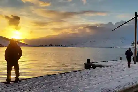 Eskifjörður: Guided Walking Tour with Local Storyteller