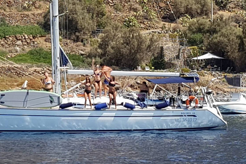 Maddalena Archipelago: Full-Day Sailboat Tour with Lunch