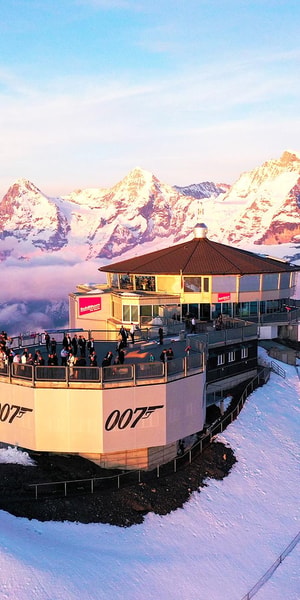 Zurich: Day trip to Schilthorn, Thrill Walk, and Bond World