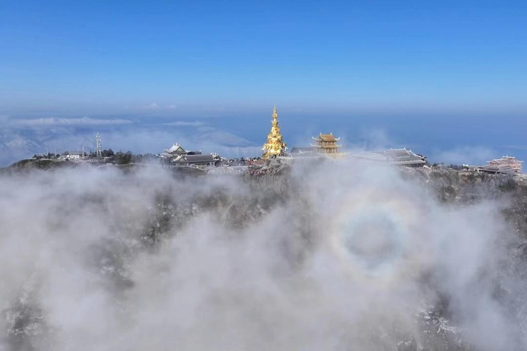 Chengdu: Leshan Buddha and Emeishan Guided 2-Day Trip