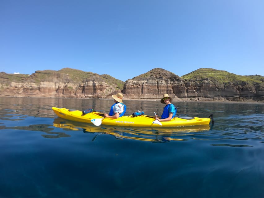 Santorini: Kajakpaddling I Havsgrottor Med Snorkling Och Picknick ...