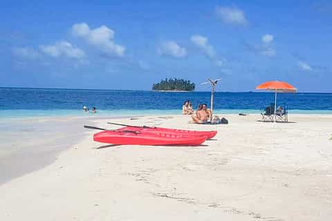 Panama City: Money Heist and San Blas Islands Day Trip