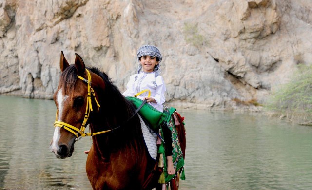 Muscat: paardrijervaring met traditioneel diner