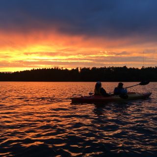 Sebago Lake: Guided Sunset Kayak Tour