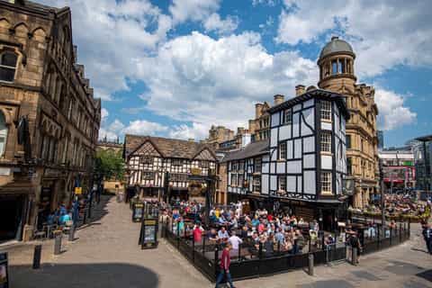 Manchester: Private Highlights & Hidden Gems Tour