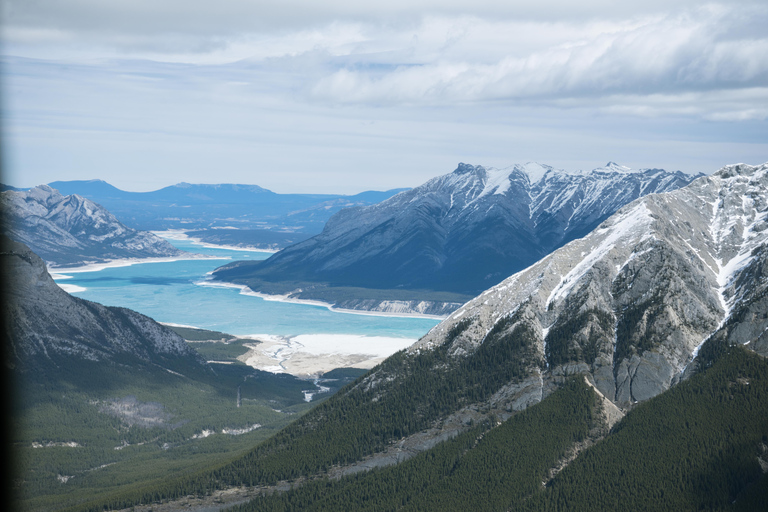 Kanadische Rocky Mountains: Private Helikopter-Tour und Wanderung für zwei Personen