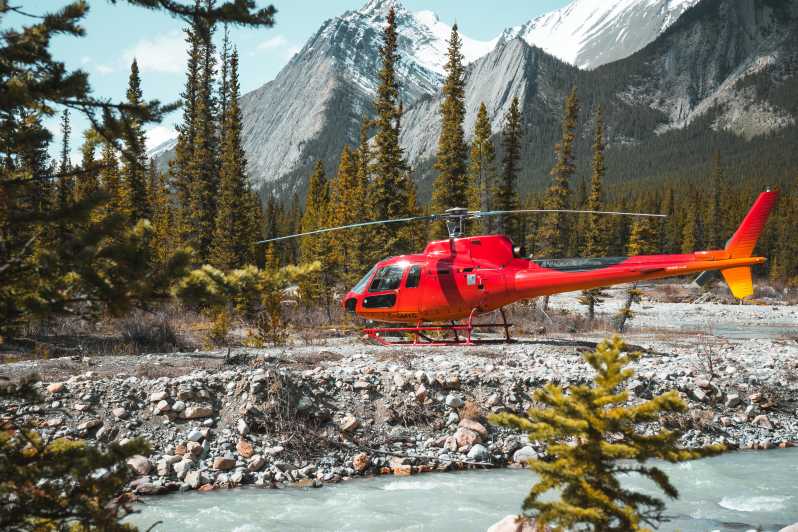 Canadian Rockies: Private Helicopter Tour and Hike for Two