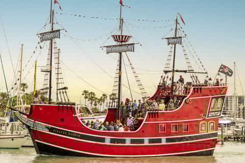 From Orlando: Clearwater Beach Pirate Cruise with Lunch