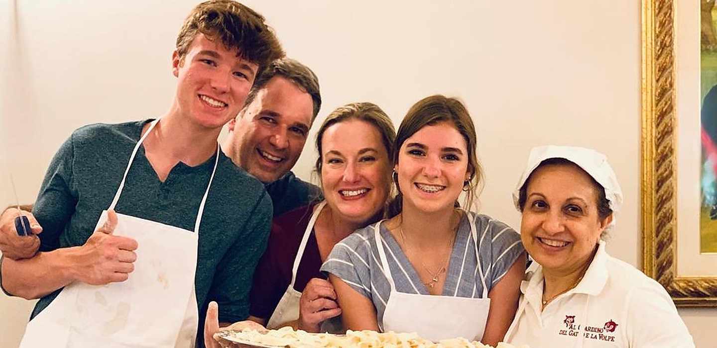 Rom: Pasta- & Tiramisu-Kurs mit edlem Wein in der Nähe des Vatikans Rom: Pasta- & Tiramisu-Kurs mit edlem Wein in der Nähe des Vatikans