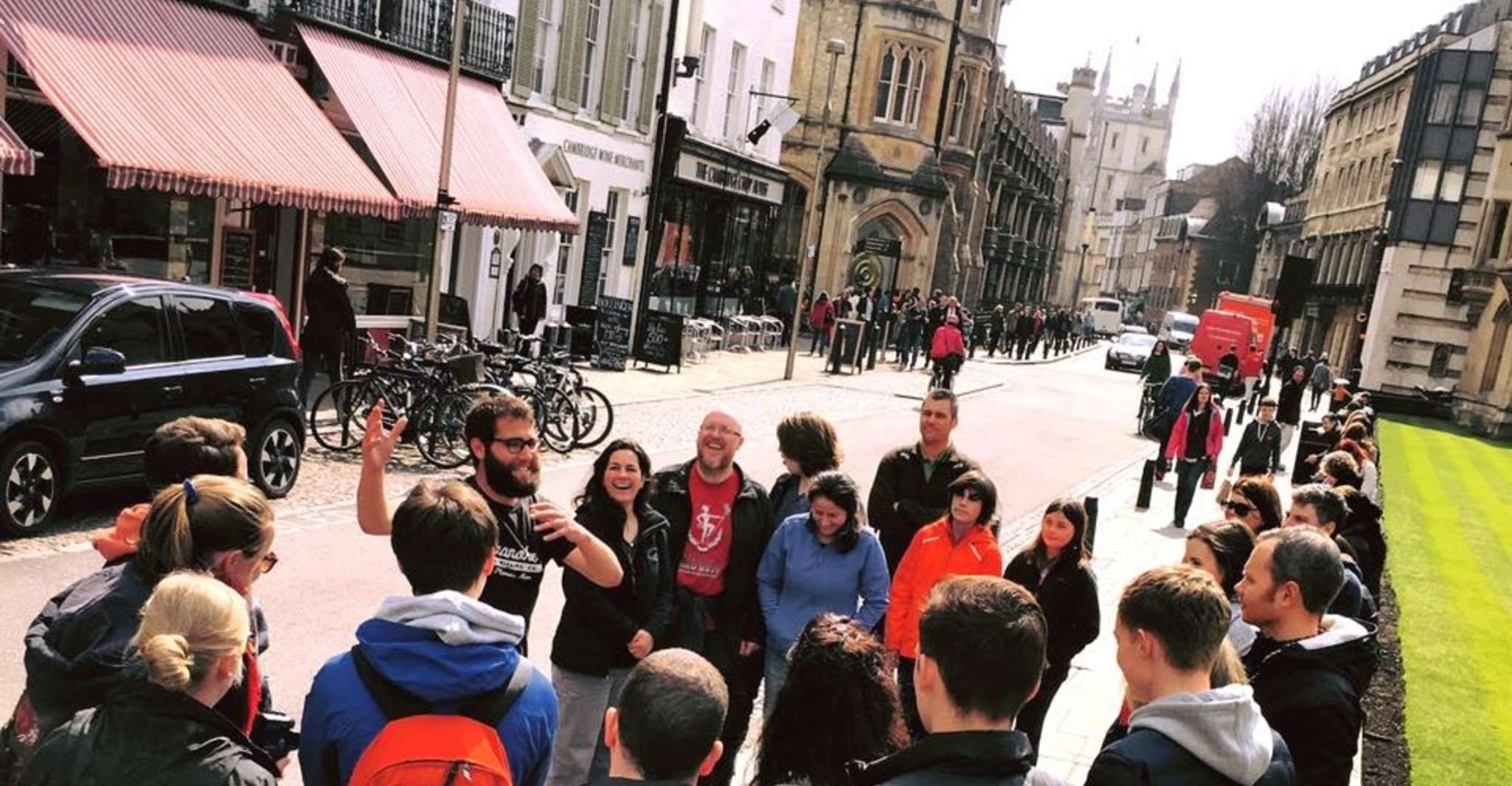 Excursão a pé e punting em Cambridge com a opção King's College - Hizvo