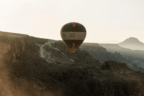 1 OF 2 VALLEYS HOT AIR BALLOON TOUR