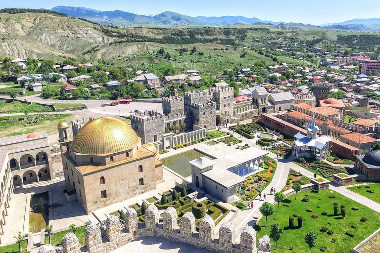 Desde Tbilisi: tour privado de Vardzia, Rabati y BorjomiDe Tbilisi