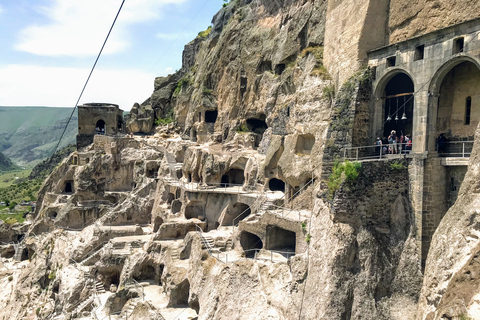 Desde Tbilisi: tour privado de Vardzia, Rabati y BorjomiDe Tbilisi