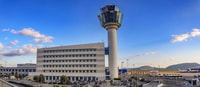 Volos al Aeropuerto de Atenas VIP Mercedes Minibús Privado - Hizvo