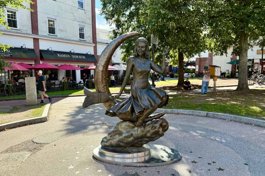 Ab Boston: Kleingruppen-Tagestour nach Salem in der Halloween-Saison. Foto: GetYourGuide
