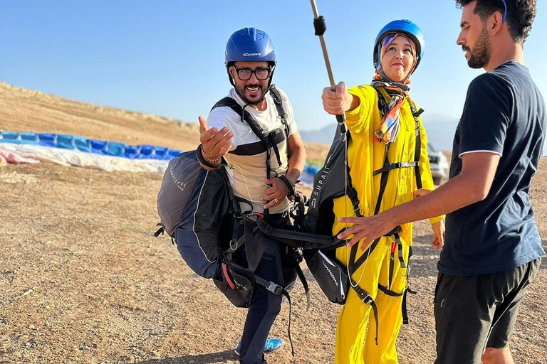 Marrakech: Parapente sobre el desierto de Agafay y vistas al monte Atlas