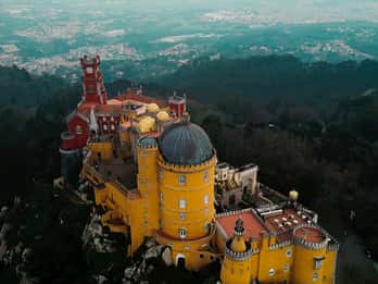 Desde Lisboa: excursión a Sintra y Estoril con entrada al Palacio de Pena