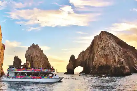 Los Cabos: Sunset Fajitas Dinner Cruise on Cabo Escape