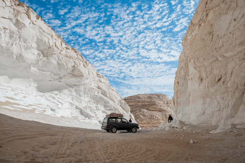 Cairo: 2-Day Bahariya Oasis Camp and Desert Tour Shared Tour with Desert Camping & Meals